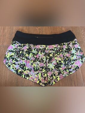 Lululemon shorts size 16